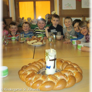 Osterfeier im Kindergarten mit Osterzopf und leckeren Kaba!