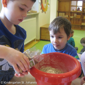 ...wir backen Brot selbst...